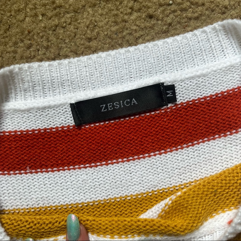 Color Block Sweater - Picture 2 of 3